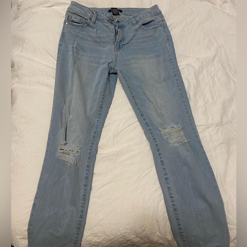 Light wash skinny jeans